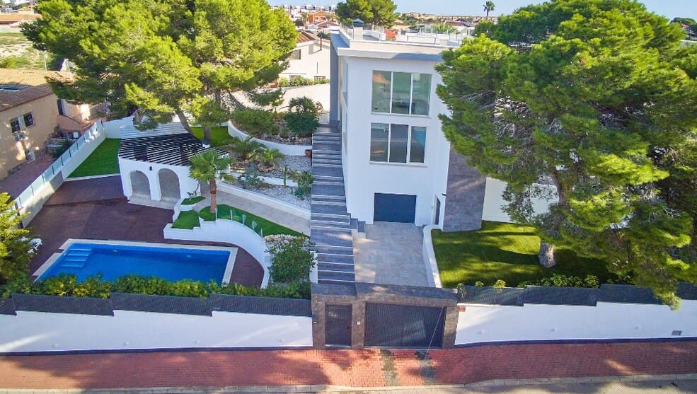 6 soveværelse Villa til salg i Los Balcones med swimmingpool garage - € 850.000 (Ref: 10172648)