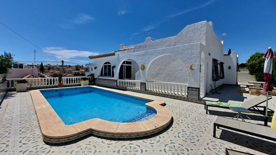 3 Zimmer Villa zu verkaufen in San Miguel de Salinas mit Pool Garage - 350.000 € (Ref: 10172649)