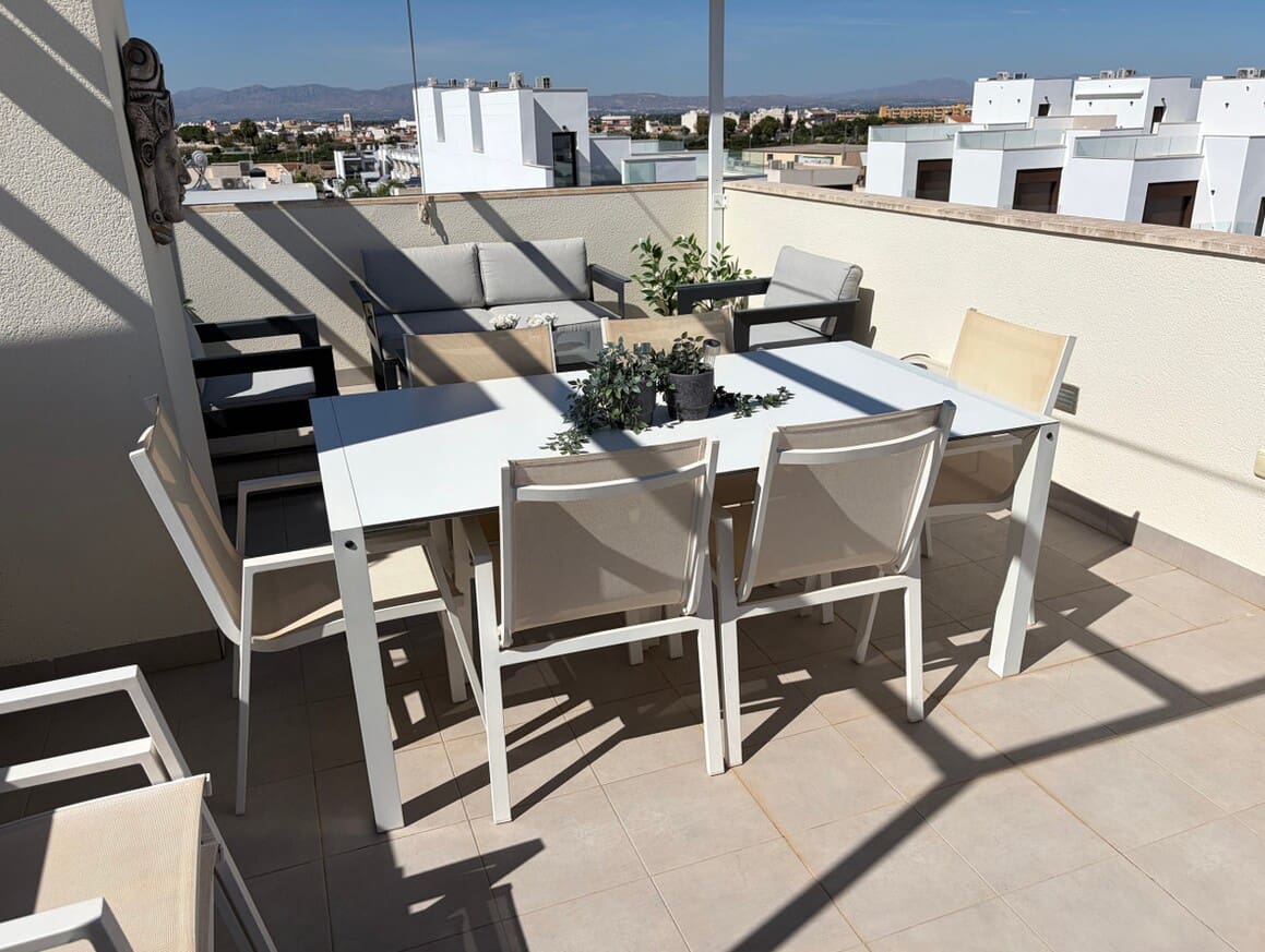 Casa de 3 habitaciones en Benijófar en venta con piscina - 324.950 € (Ref: 10172650)