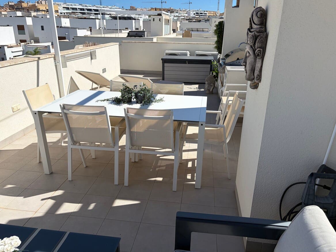 Casa de 3 habitaciones en Benijófar en venta con piscina - 324.950 € (Ref: 10172650)