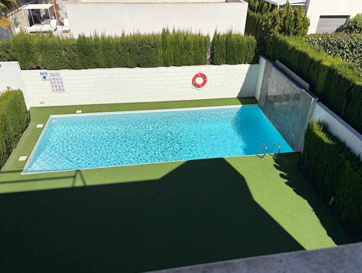 Casa de 3 habitaciones en Benijófar en venta con piscina - 324.950 € (Ref: 10172650)