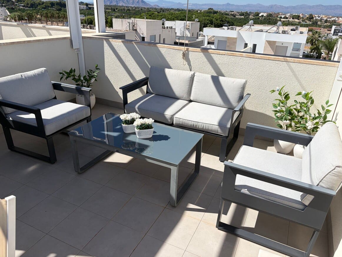 Casa de 3 habitaciones en Benijófar en venta con piscina - 324.950 € (Ref: 10172650)