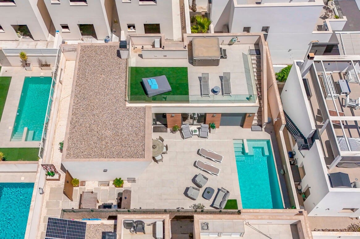 4 soveværelse Villa til salg i Benijofar med swimmingpool garage - € 640.000 (Ref: 10172651)