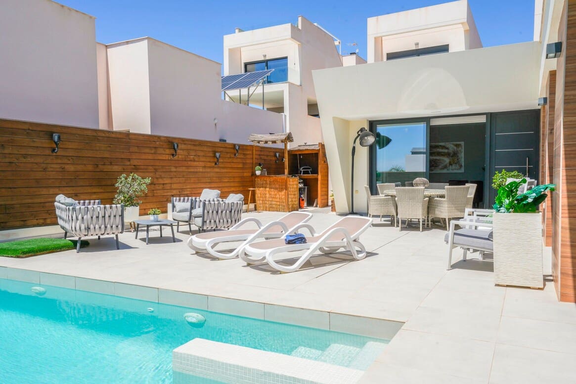 4 soveværelse Villa til salg i Benijofar med swimmingpool garage - € 640.000 (Ref: 10172651)