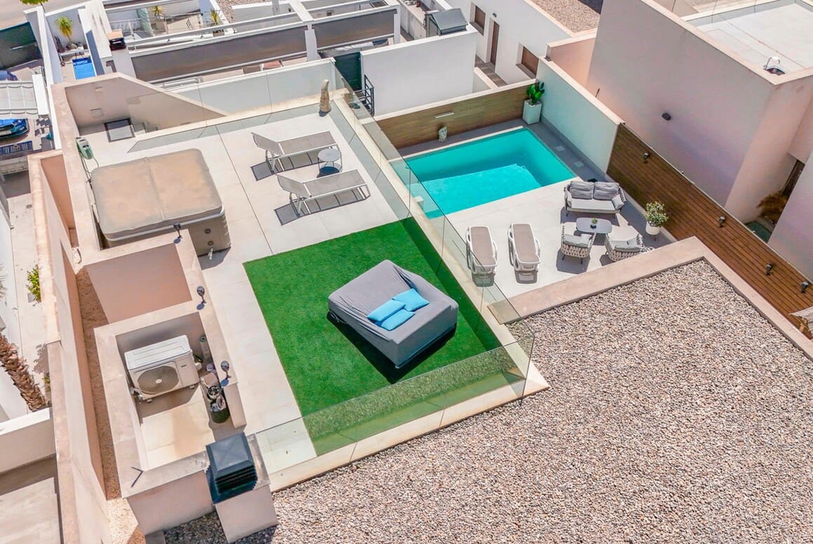 4 soveværelse Villa til salg i Benijofar med swimmingpool garage - € 640.000 (Ref: 10172651)