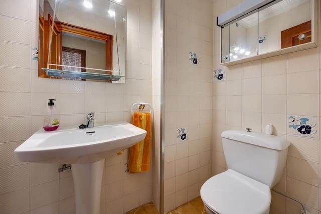 3 makuuhuone Huoneisto myytävänä paikassa Playa de los Náufragos, Torrevieja mukana uima-altaan - 249 000 € (Ref: 10172652)