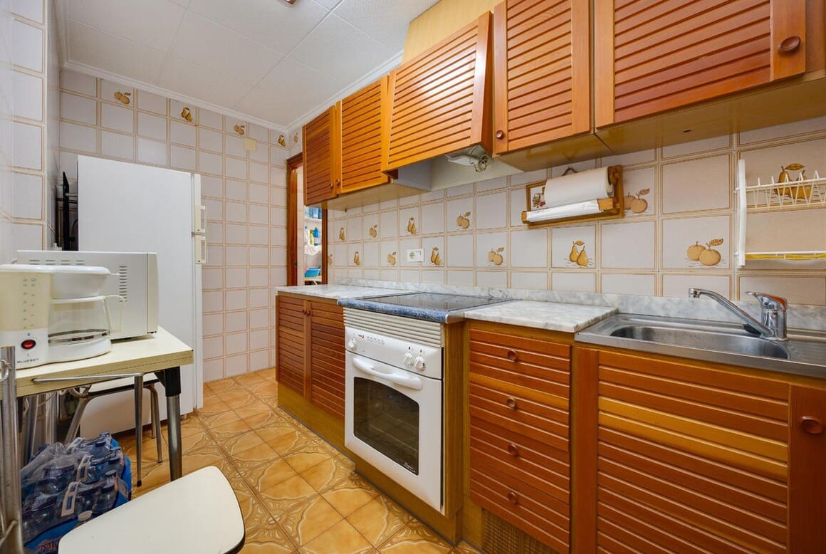3 makuuhuone Huoneisto myytävänä paikassa Torrevieja mukana uima-altaan - 249 000 € (Ref: 10172652)