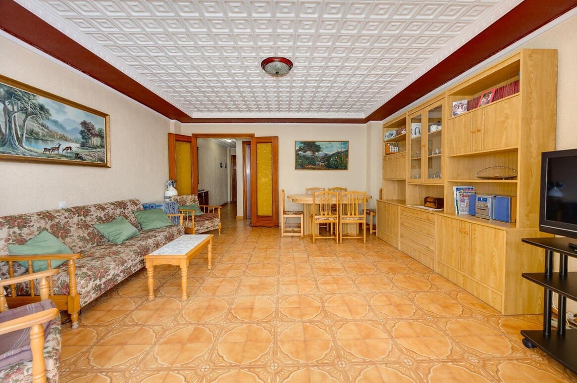 3 makuuhuone Huoneisto myytävänä paikassa Torrevieja mukana uima-altaan - 249 000 € (Ref: 10172652)