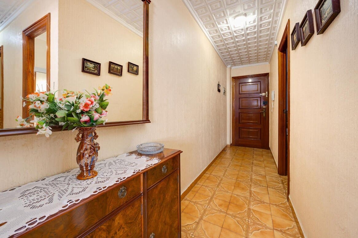 3 makuuhuone Huoneisto myytävänä paikassa Torrevieja mukana uima-altaan - 249 000 € (Ref: 10172652)
