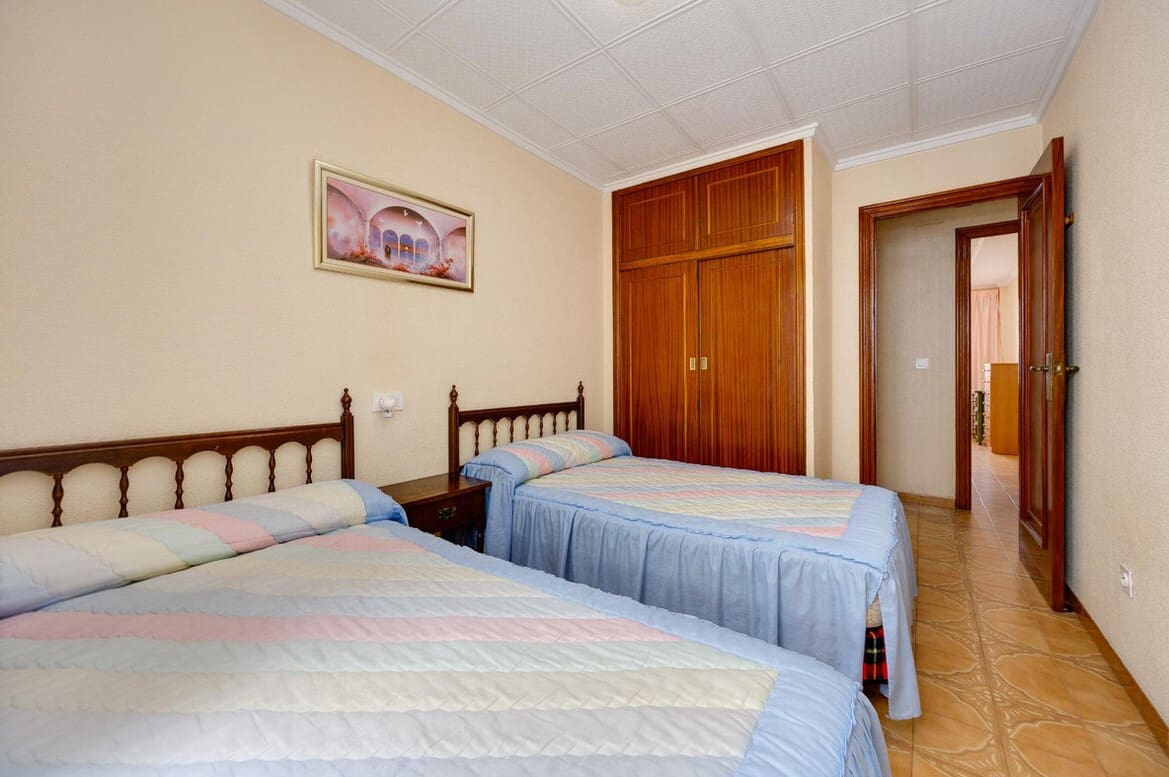 3 makuuhuone Huoneisto myytävänä paikassa Torrevieja mukana uima-altaan - 249 000 € (Ref: 10172652)