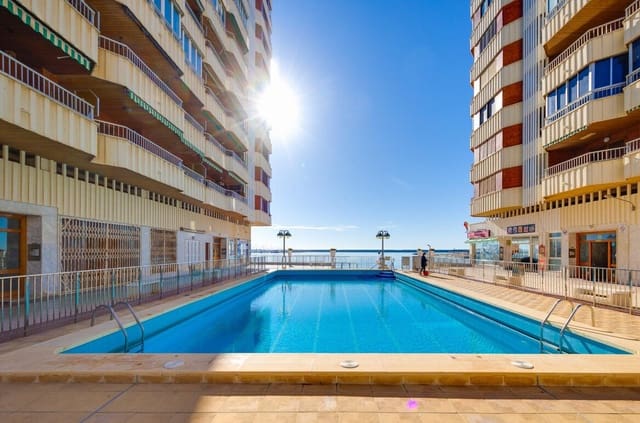 3 makuuhuone Huoneisto myytävänä paikassa Playa de los Náufragos, Torrevieja mukana uima-altaan - 249 000 € (Ref: 10172652)
