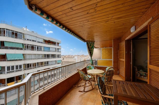 3 makuuhuone Huoneisto myytävänä paikassa Playa de los Náufragos, Torrevieja mukana uima-altaan - 249 000 € (Ref: 10172652)