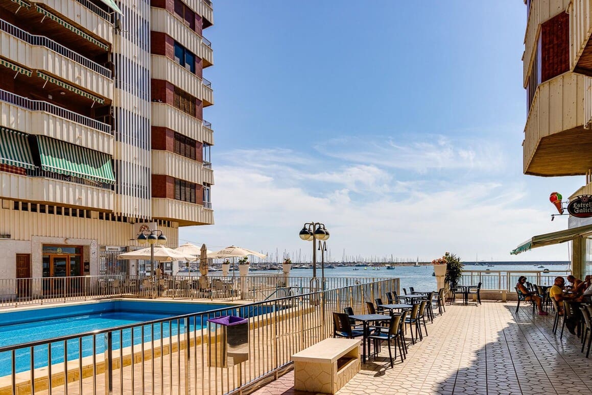 3 makuuhuone Huoneisto myytävänä paikassa Torrevieja mukana uima-altaan - 249 000 € (Ref: 10172652)