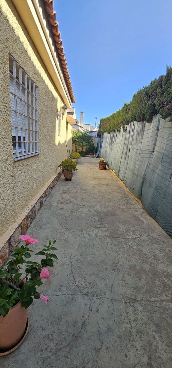 5 soveværelse Villa til salg i Campoamor med swimmingpool garage - € 769.000 (Ref: 10172654)