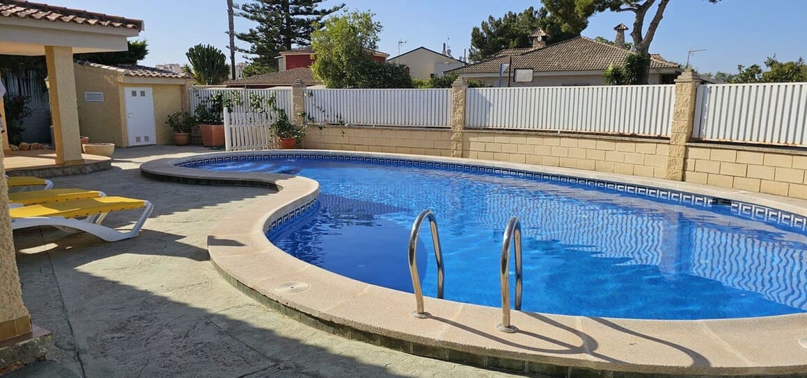5 soveværelse Villa til salg i Campoamor med swimmingpool garage - € 769.000 (Ref: 10172654)