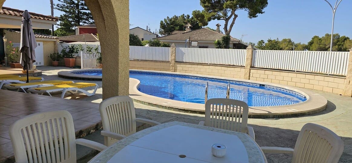 5 soveværelse Villa til salg i Campoamor med swimmingpool garage - € 769.000 (Ref: 10172654)