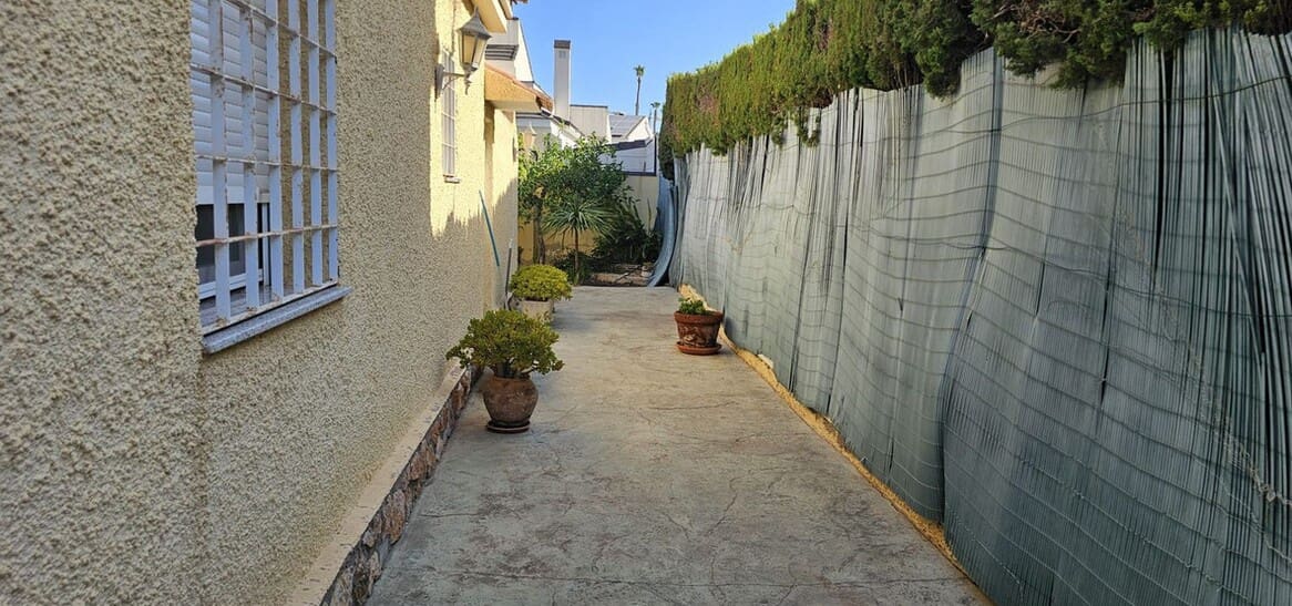 5 soveværelse Villa til salg i Campoamor med swimmingpool garage - € 769.000 (Ref: 10172654)