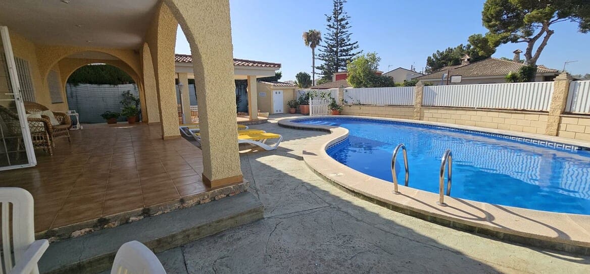 5 soveværelse Villa til salg i Campoamor med swimmingpool garage - € 769.000 (Ref: 10172654)