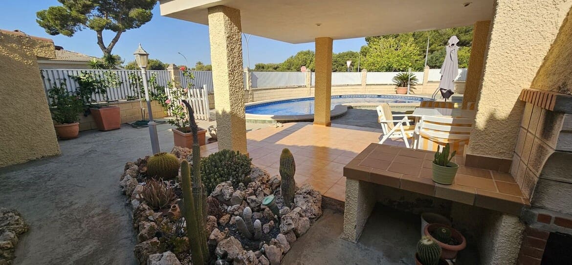 5 soveværelse Villa til salg i Campoamor med swimmingpool garage - € 769.000 (Ref: 10172654)