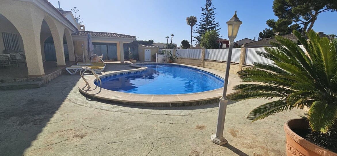 5 soveværelse Villa til salg i Campoamor med swimmingpool garage - € 769.000 (Ref: 10172654)