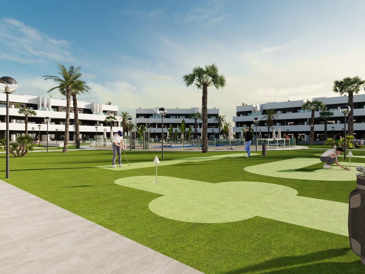 Apartamento de 2 habitaciones en Guardamar del Segura en venta con piscina garaje - 221.000 € (Ref: 10172656)