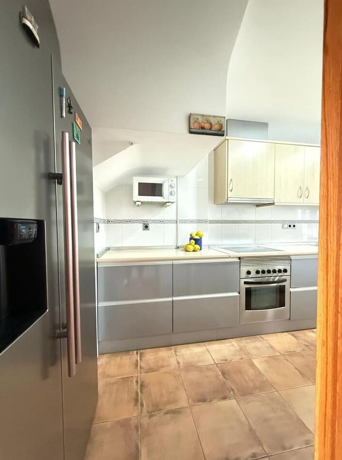 4 bedroom Semi-detached Villa for sale in Torre de la Horadada with garage - € 430,000 (Ref: 10172659)