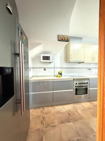 4 soverom Kjedet enebolig til salgs i Torre de la Horadada, Pilar de la Horadada med garasje - € 430 000 (Ref: 10172659)
