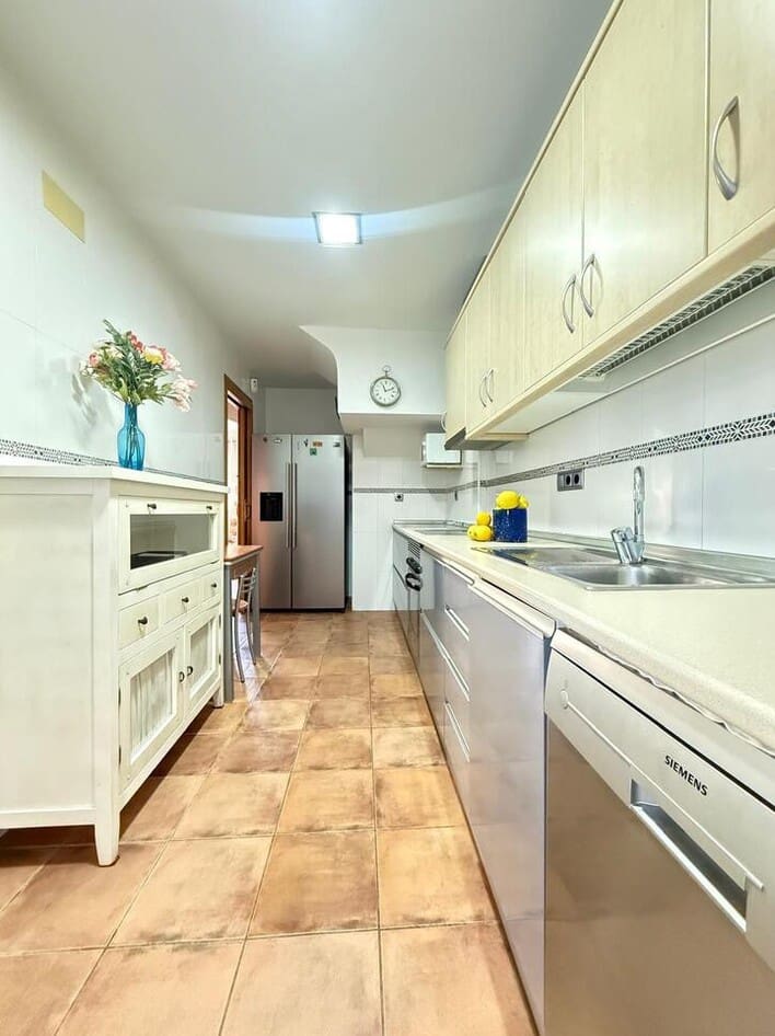 4 bedroom Semi-detached Villa for sale in Torre de la Horadada with garage - € 430,000 (Ref: 10172659)