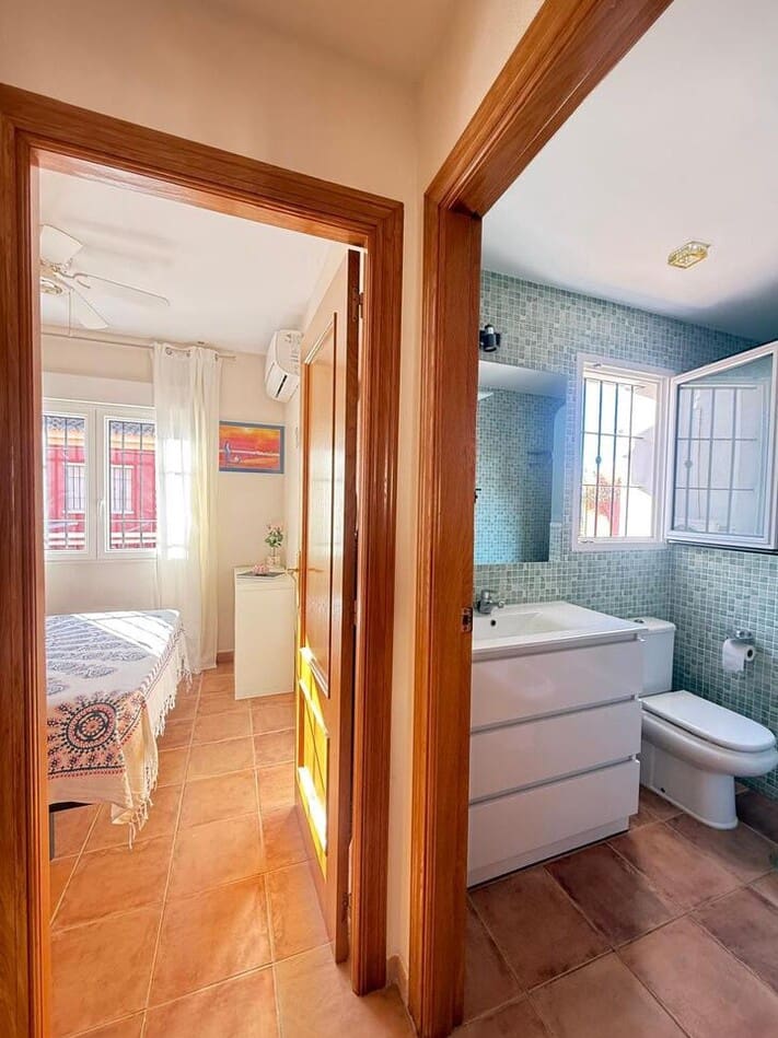 4 bedroom Semi-detached Villa for sale in Torre de la Horadada with garage - € 430,000 (Ref: 10172659)