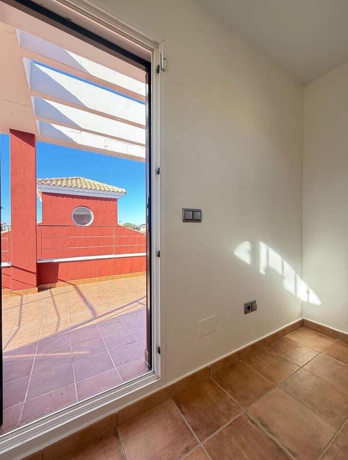 4 bedroom Semi-detached Villa for sale in Torre de la Horadada with garage - € 430,000 (Ref: 10172659)