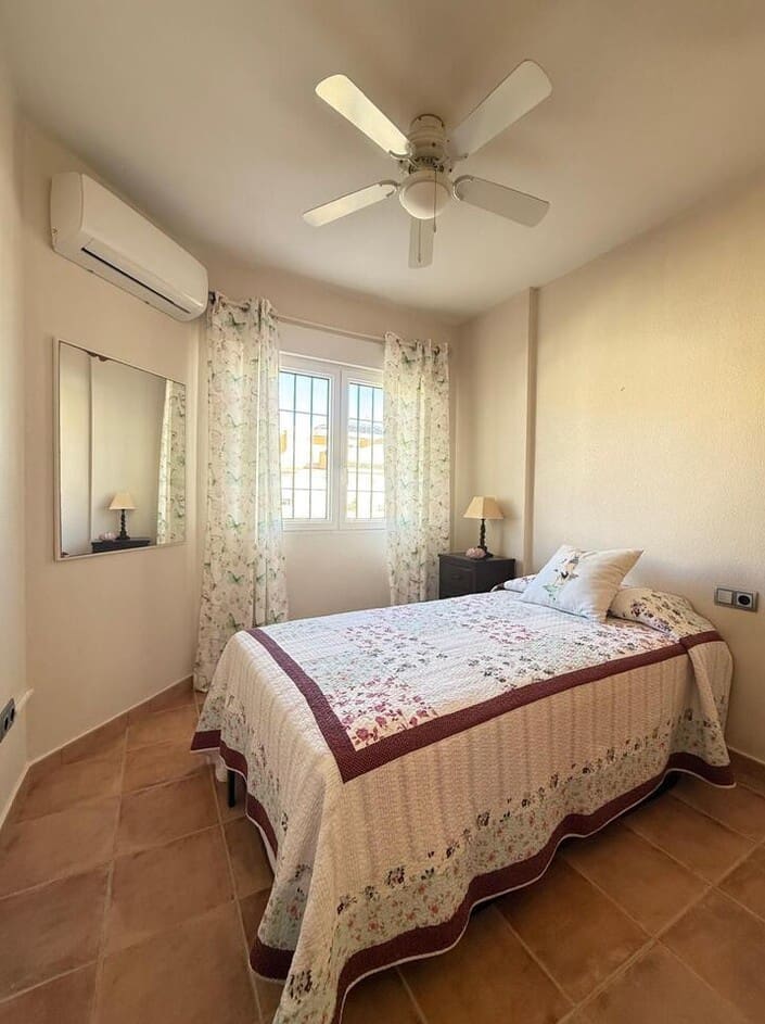 4 bedroom Semi-detached Villa for sale in Torre de la Horadada with garage - € 430,000 (Ref: 10172659)