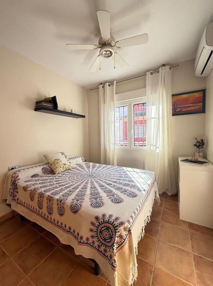 4 bedroom Semi-detached Villa for sale in Torre de la Horadada with garage - € 430,000 (Ref: 10172659)