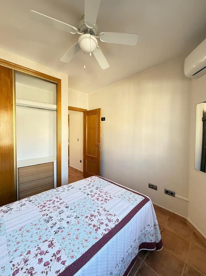 4 bedroom Semi-detached Villa for sale in Torre de la Horadada with garage - € 430,000 (Ref: 10172659)