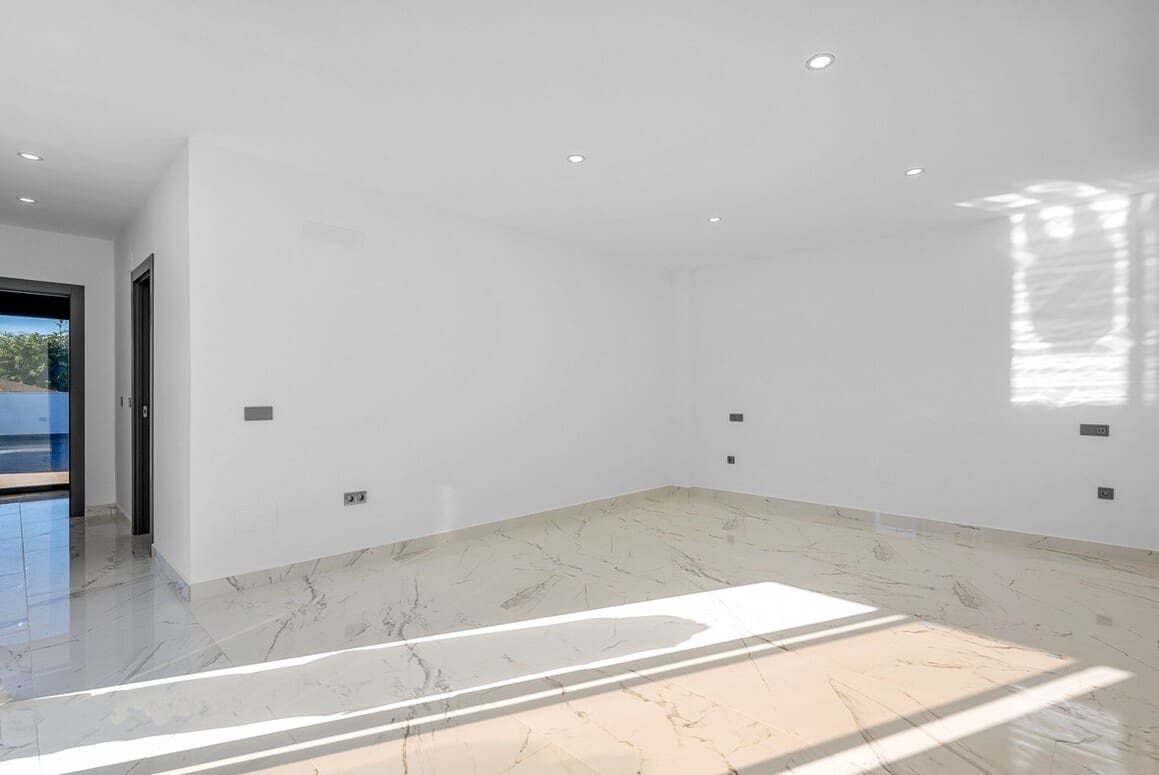 4 sypialnia Willa na sprzedaż w Campoamor z basenem garażem - 985 000 € (Ref: 10172664)