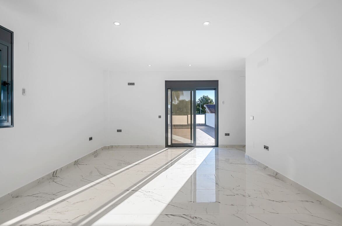 4 sypialnia Willa na sprzedaż w Campoamor z basenem garażem - 985 000 € (Ref: 10172664)