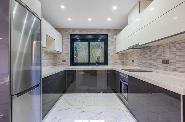 4 sypialnia Willa na sprzedaż w Dehesa de Campoamor, Orihuela z basenem garażem - 985 000 € (Ref: 10172664)