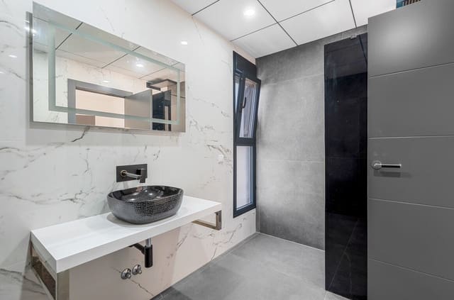 4 sypialnia Willa na sprzedaż w Dehesa de Campoamor, Orihuela z basenem garażem - 985 000 € (Ref: 10172664)