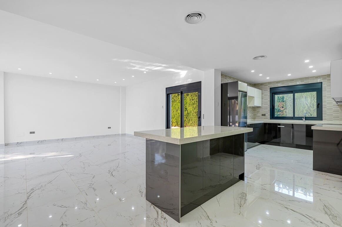 4 sypialnia Willa na sprzedaż w Campoamor z basenem garażem - 985 000 € (Ref: 10172664)