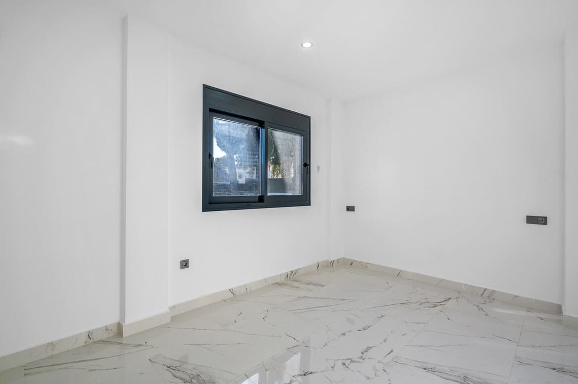 4 sypialnia Willa na sprzedaż w Campoamor z basenem garażem - 985 000 € (Ref: 10172664)