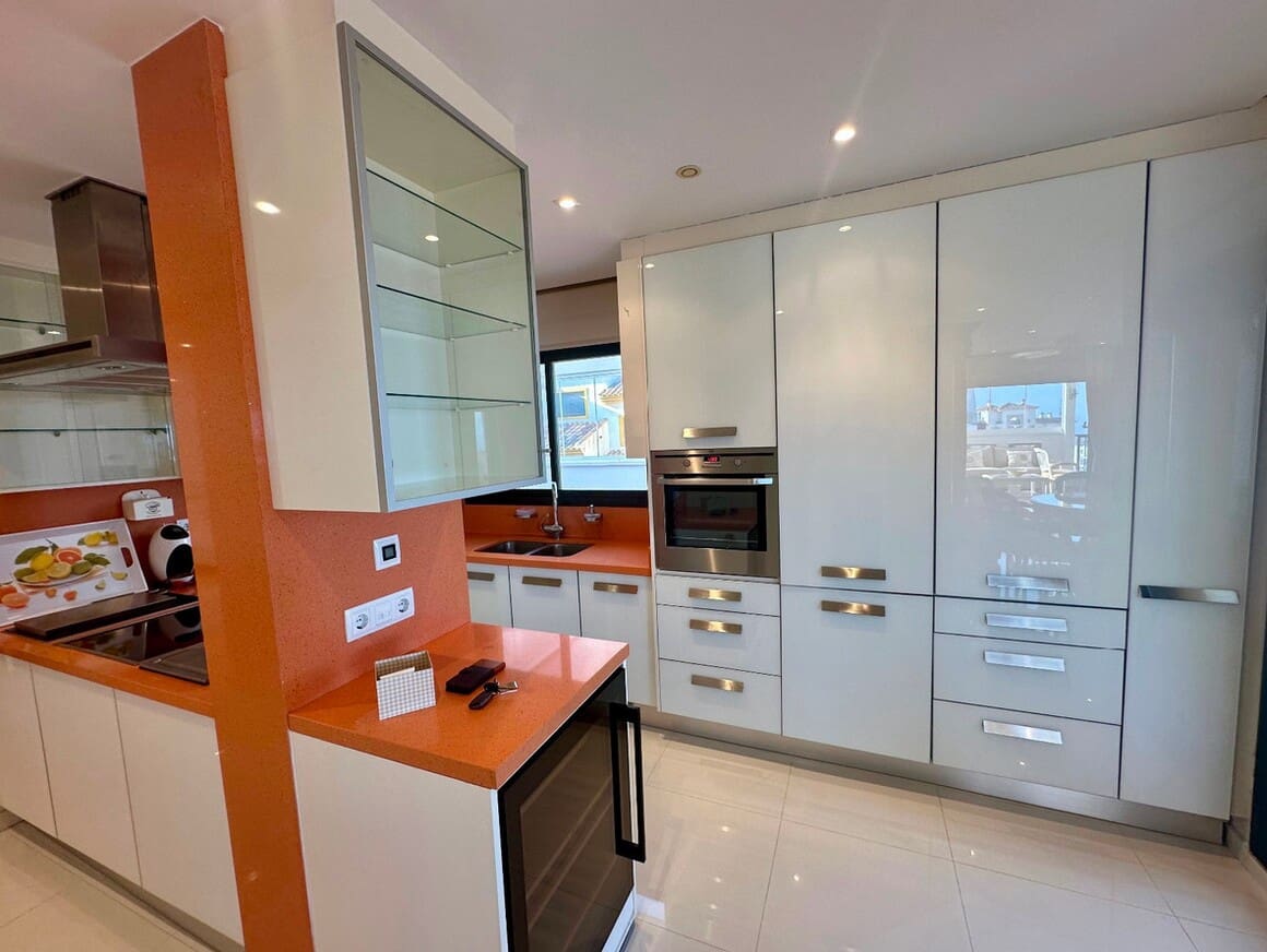 2 soveværelse Lejlighed til salg i Guardamar del Segura med swimmingpool garage - € 419.000 (Ref: 10172665)