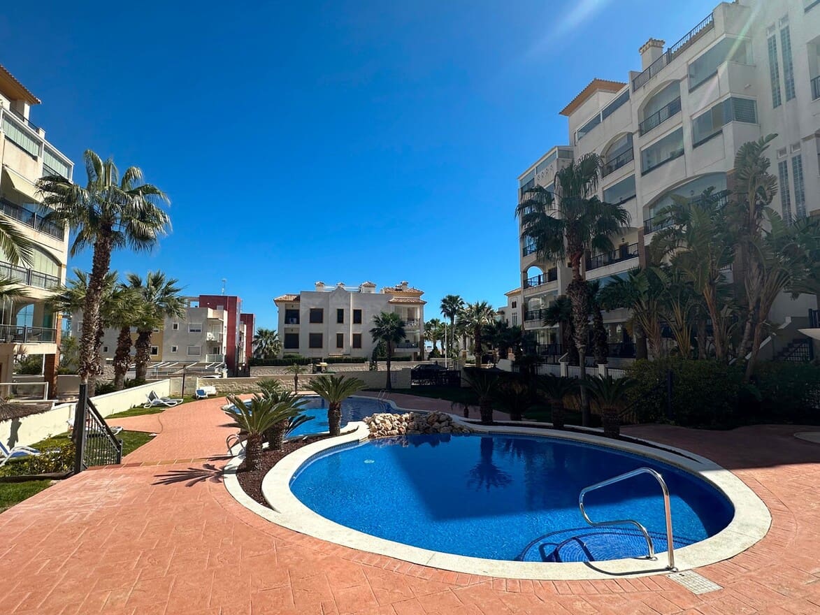 2 soveværelse Lejlighed til salg i Guardamar del Segura med swimmingpool garage - € 419.000 (Ref: 10172665)