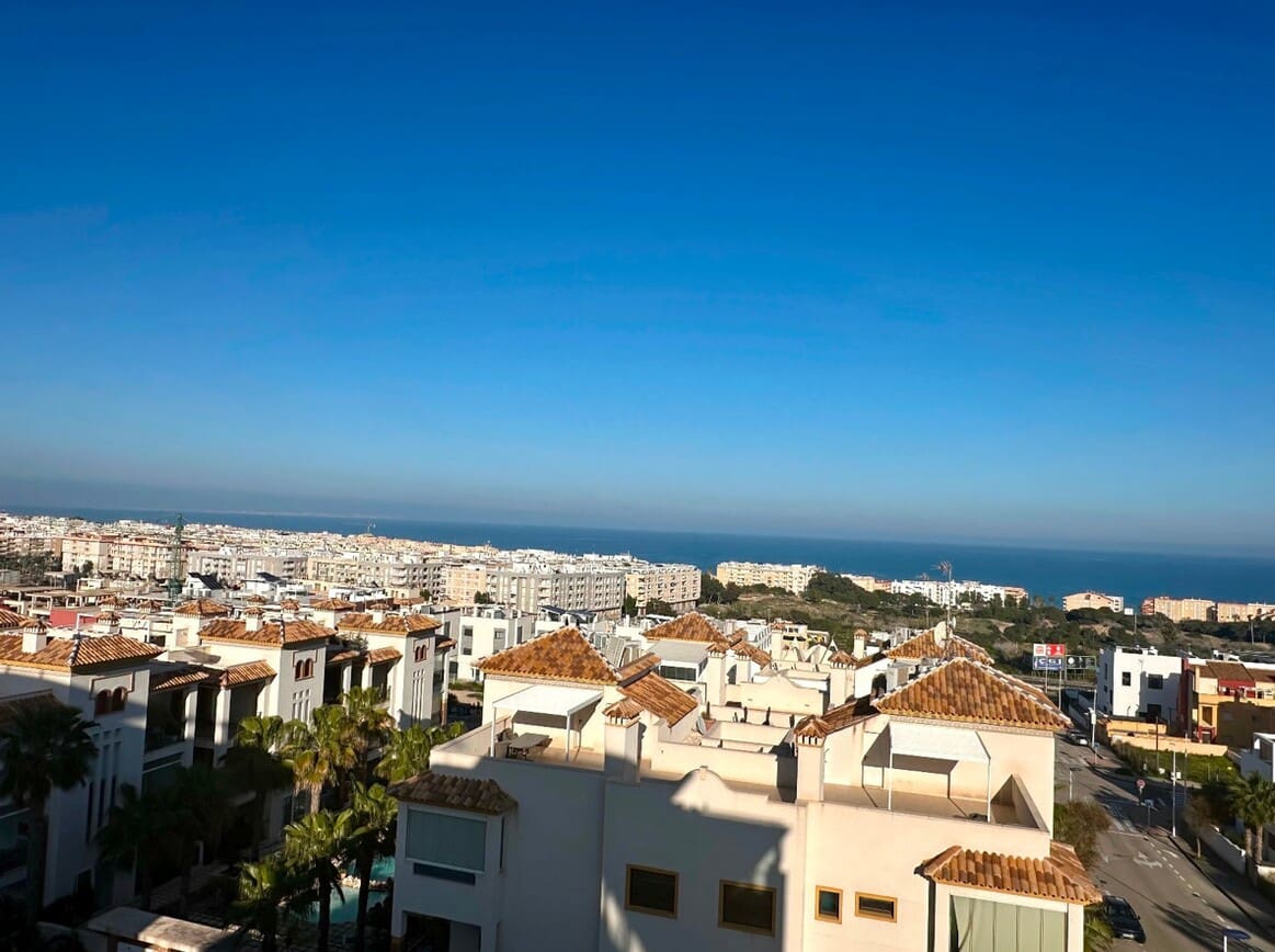 2 soveværelse Lejlighed til salg i Guardamar del Segura med swimmingpool garage - € 419.000 (Ref: 10172665)