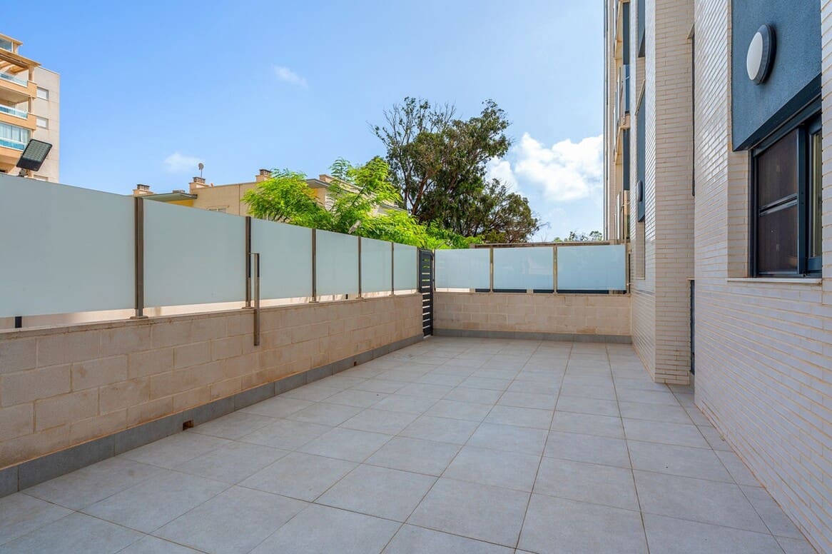 Apartamento de 3 habitaciones en Guardamar del Segura en venta con piscina garaje - 379.000 € (Ref: 10172668)