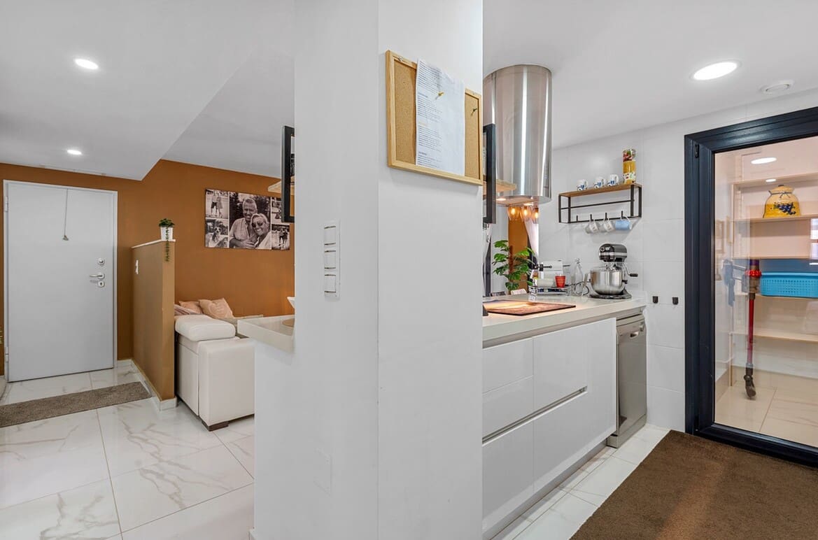 Apartamento de 3 habitaciones en Guardamar del Segura en venta con piscina garaje - 379.000 € (Ref: 10172668)