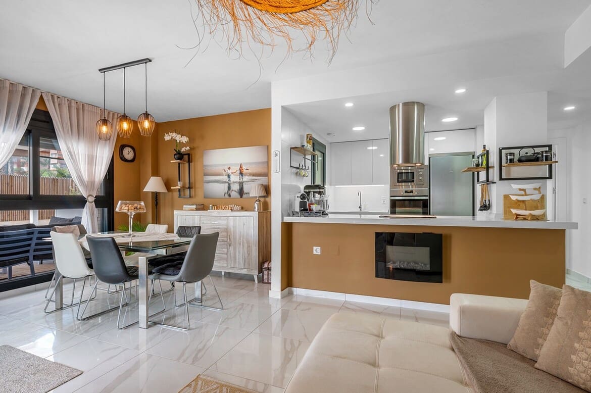 Apartamento de 3 habitaciones en Guardamar del Segura en venta con piscina garaje - 379.000 € (Ref: 10172668)