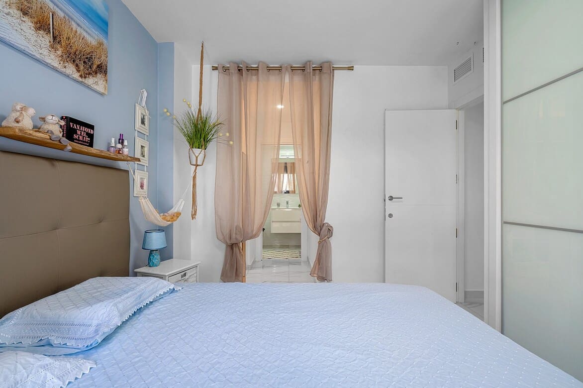 Apartamento de 3 habitaciones en Guardamar del Segura en venta con piscina garaje - 379.000 € (Ref: 10172668)