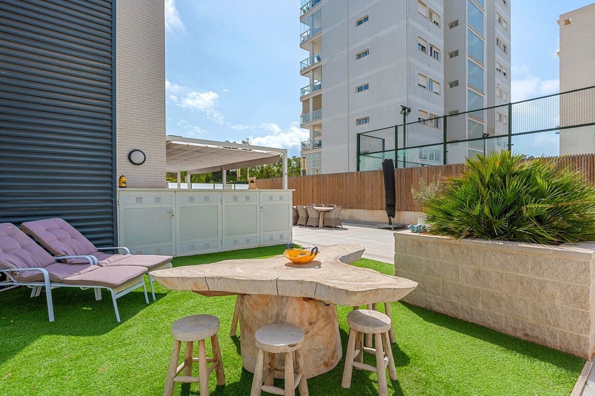 Apartamento de 3 habitaciones en Guardamar del Segura en venta con piscina garaje - 379.000 € (Ref: 10172668)