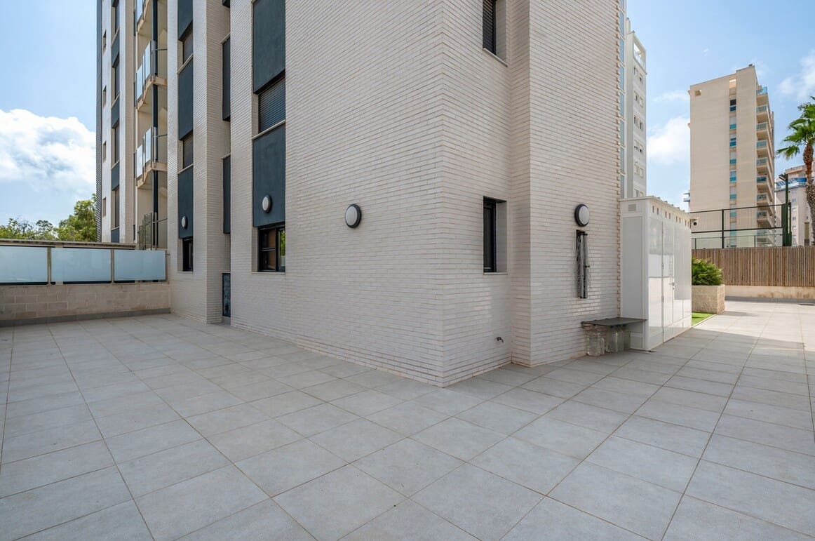 Apartamento de 3 habitaciones en Guardamar del Segura en venta con piscina garaje - 379.000 € (Ref: 10172668)