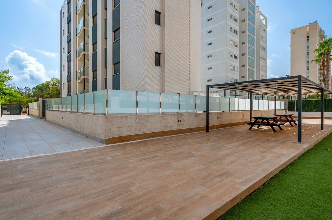 Apartamento de 3 habitaciones en Guardamar del Segura en venta con piscina garaje - 379.000 € (Ref: 10172668)