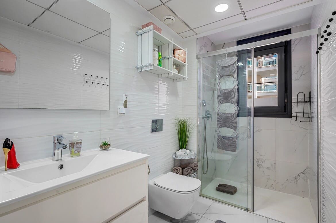 Apartamento de 3 habitaciones en Guardamar del Segura en venta con piscina garaje - 379.000 € (Ref: 10172668)
